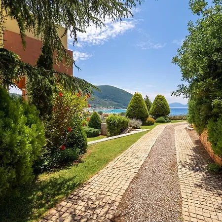 Villa Pera *